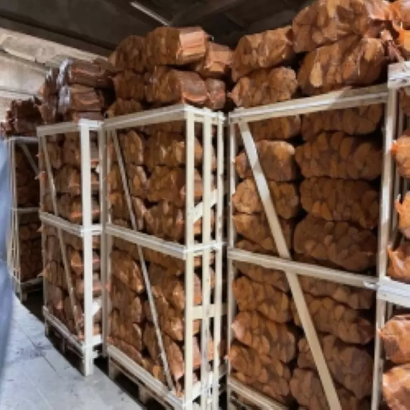 Oak Firewood Bag 40 Litre pallet view